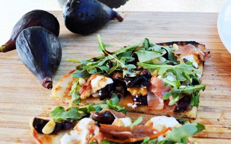 Grilled Fig Naan Flatbread Recipe