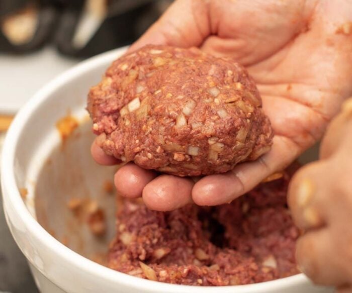 Forming buffalo burger patties