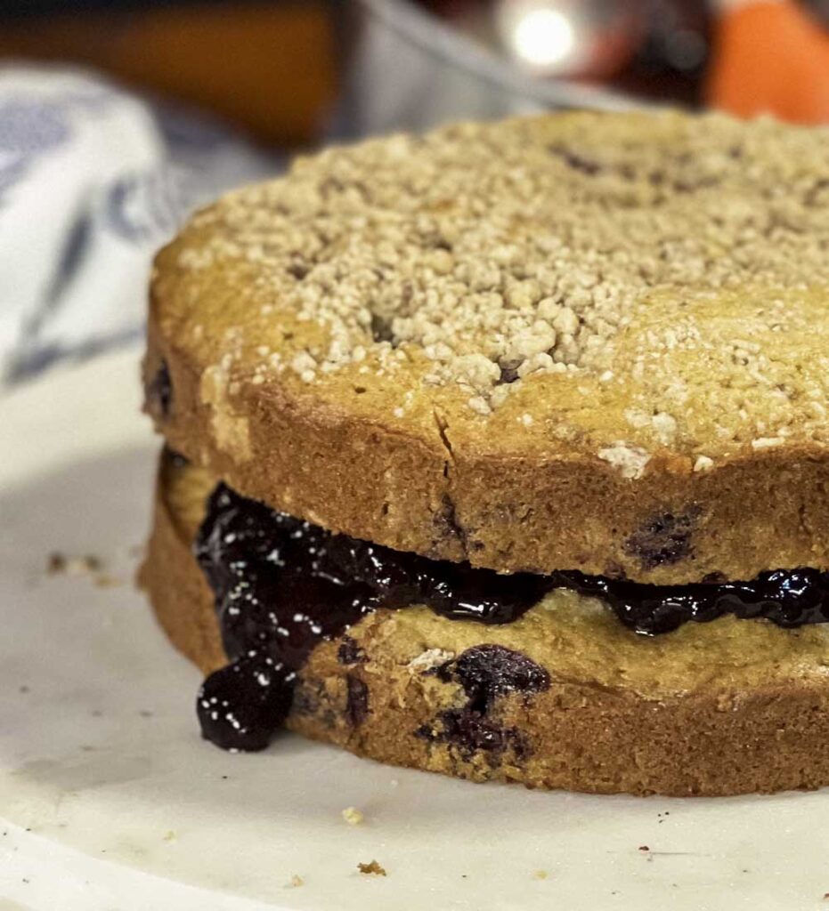 Blueberry Cake With Drip